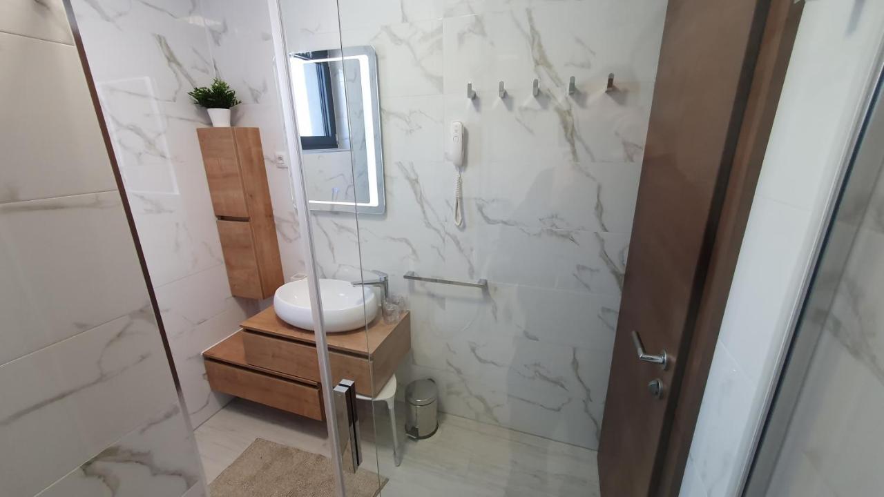 Family Friendly Apartments With A Swimming Pool Sveti Filip I Jakov, Biograd - 19325 Zewnętrze zdjęcie